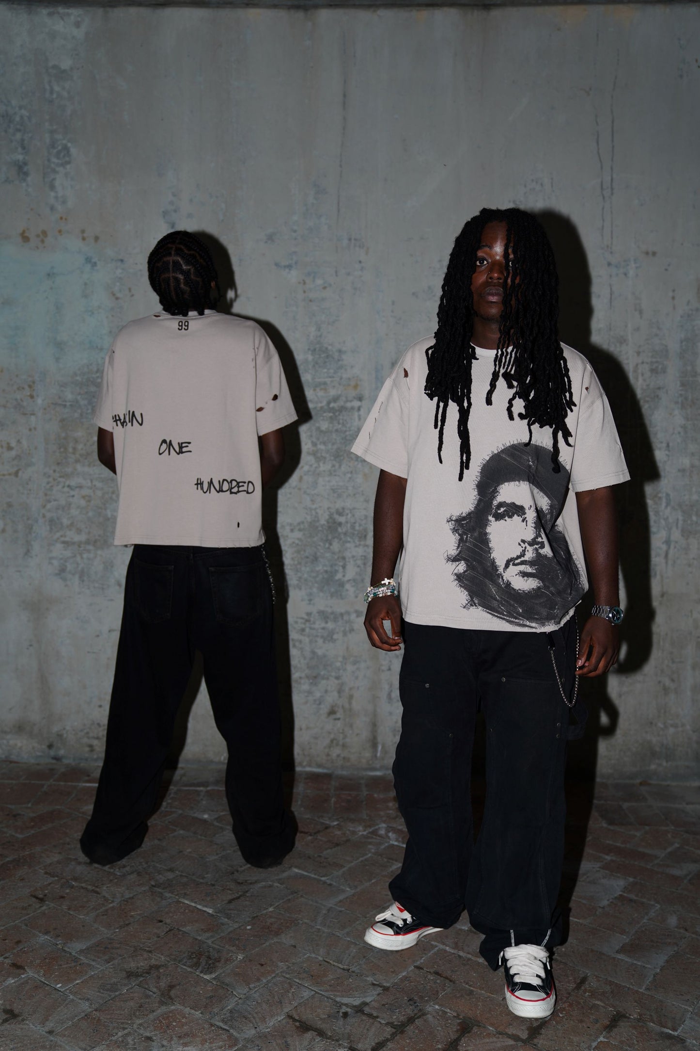 Che” Distressed tee